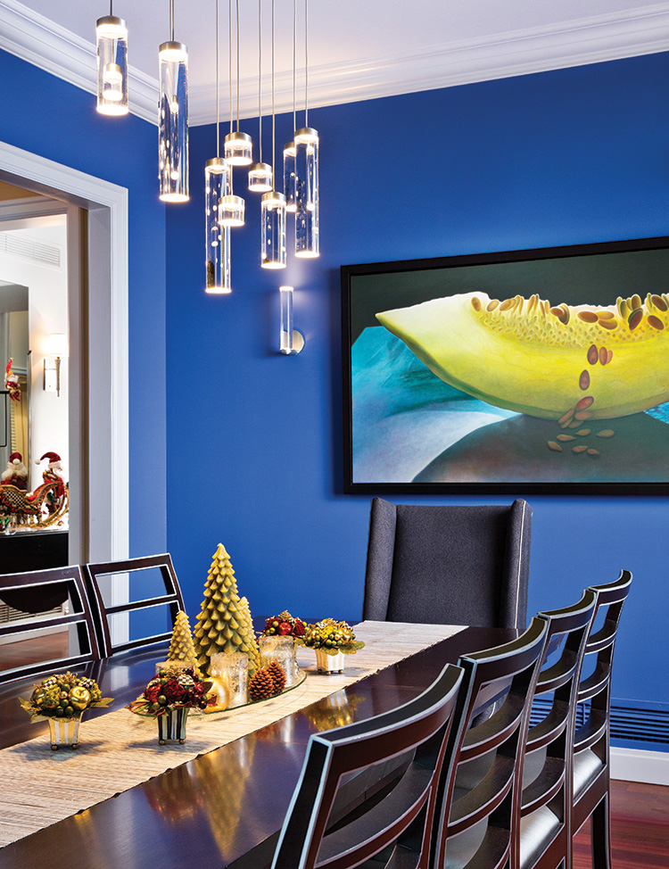 Deck the Halls - Blue Dining Area